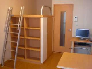 2F以上は絨毯です