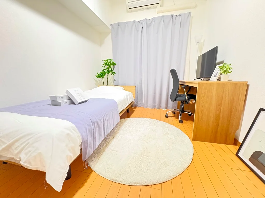 ※ラグ・小物等のインテリアは設置例です。実際のお部屋には備え付けられておりません。