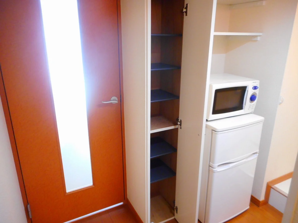 電子レンジ、冷蔵庫完備