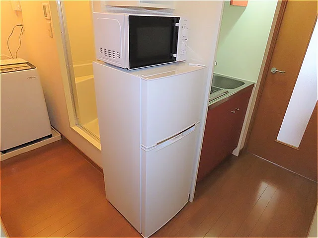 電子レンジ、冷蔵庫完備