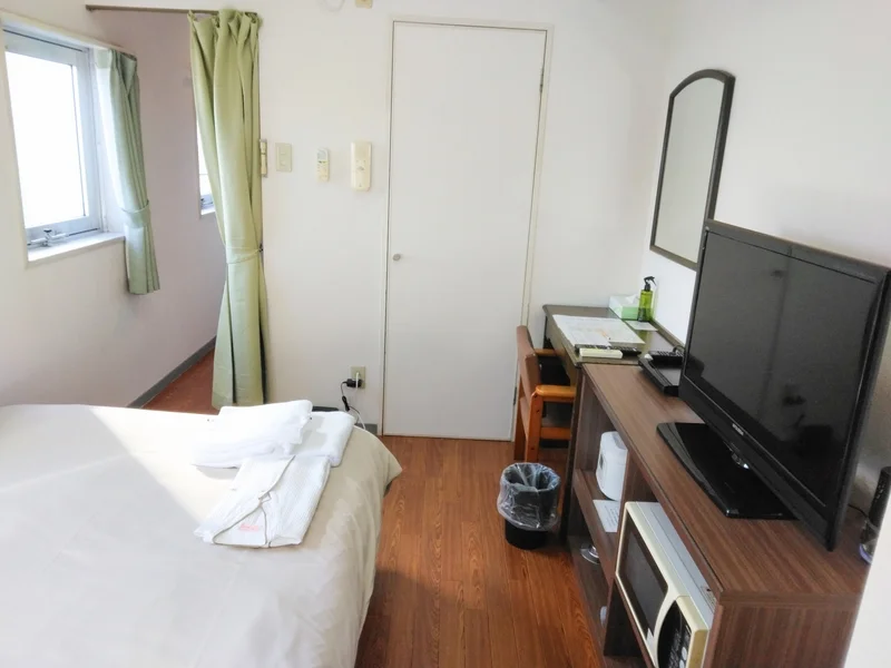 角部屋、小窓付きで日当たり良好