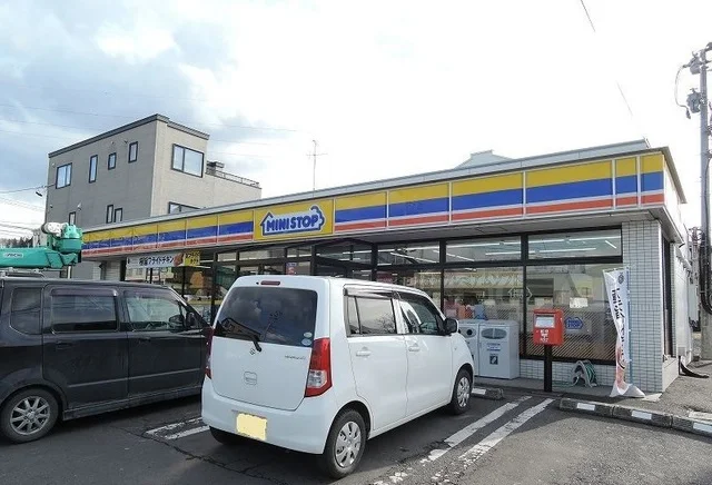 ミニストップ新井田西平店まで350m