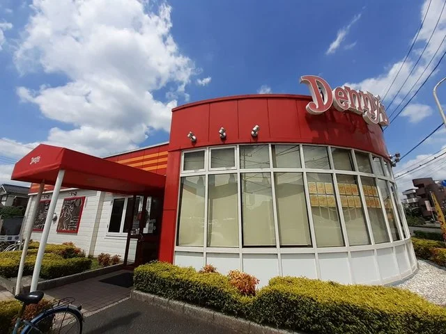 デニーズ越谷東大沢店まで500m