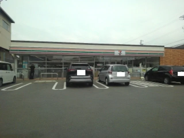 セブンイレブン長野吉田5丁目店まで500m