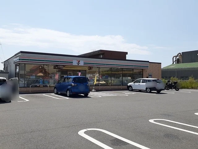 セブンイレブン　静波店まで110m