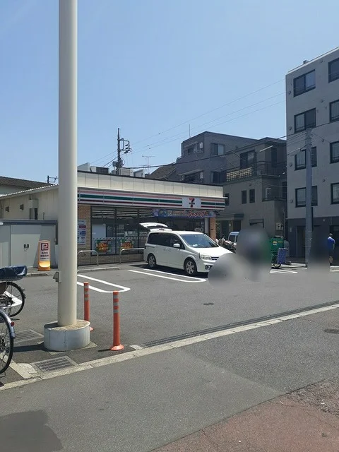 セブンイレブンまで180m