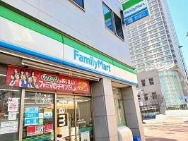 ファミリーマートまで400m