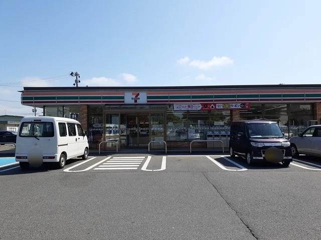 セブンイレブン日本海病院前店まで350m