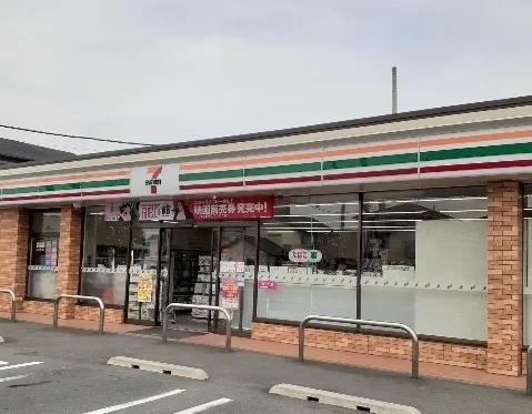 セブンイレブン伊勢崎連取町店まで1100m