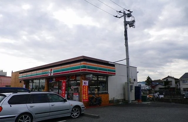 セブンイレブン 裾野平松店まで1100m