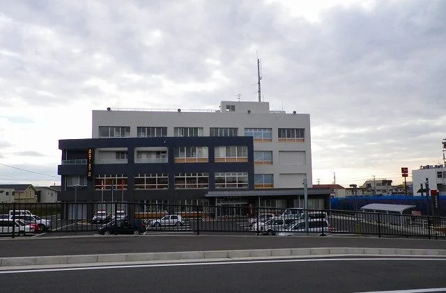 裾野警察署まで950m