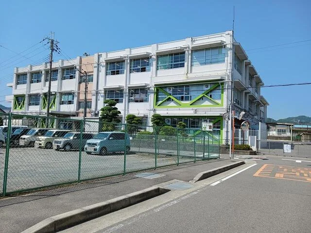 山崎小学校様まで350m