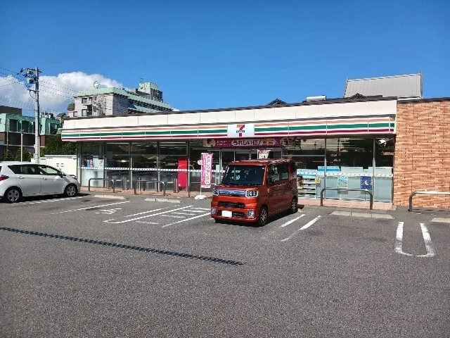 セブンイレブン今治学園通り店まで850m