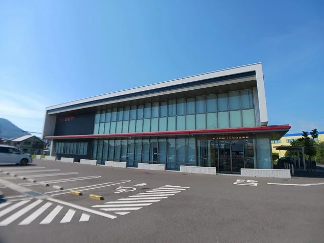 百十四銀行香西支店さんまで1100m