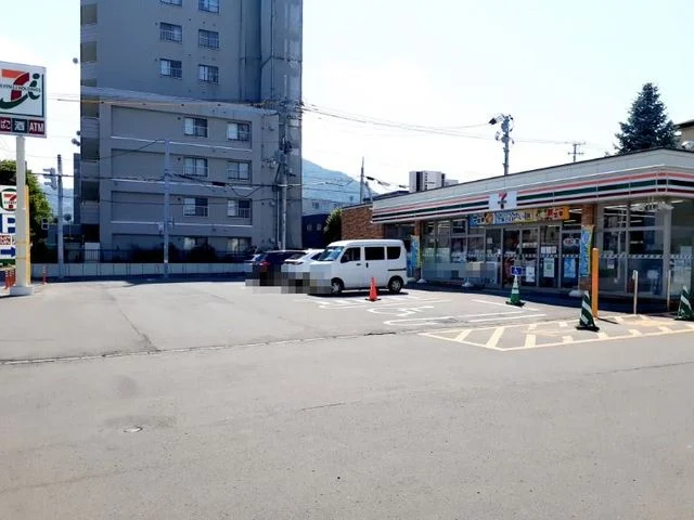 セブンイレブン宮の森4条店まで350m