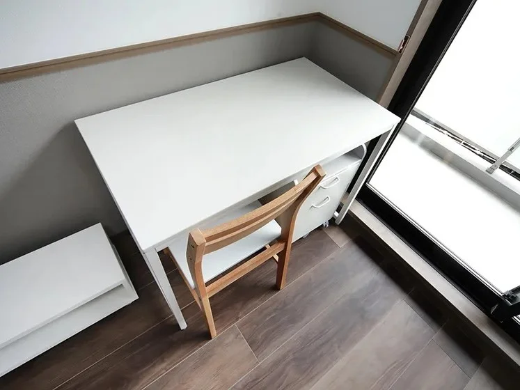 デスク・ワゴン・チェア