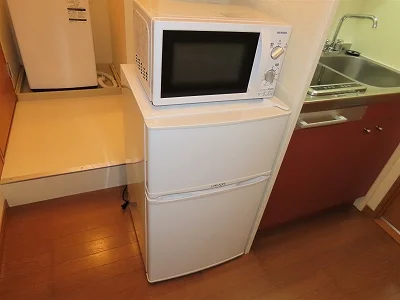 電子レンジ、冷蔵庫完備