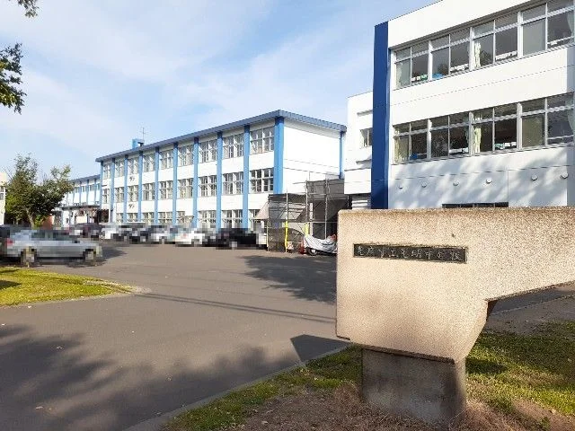 恵明中学校まで3100m