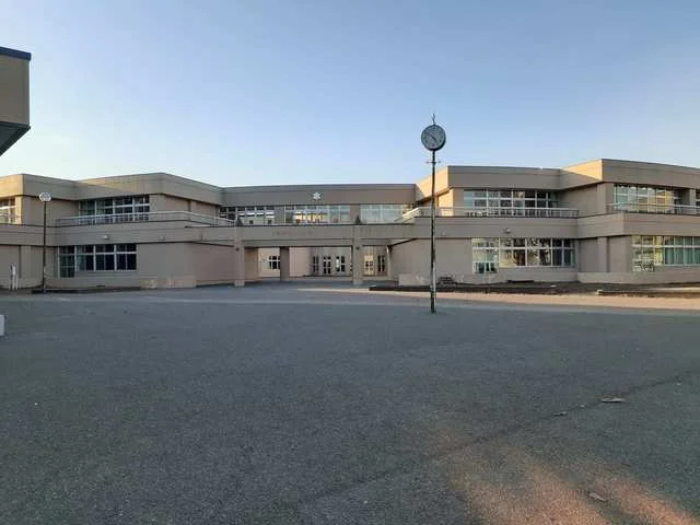 北陽小学校まで1210m