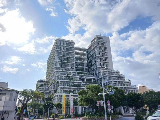 那覇市役所まで2300m