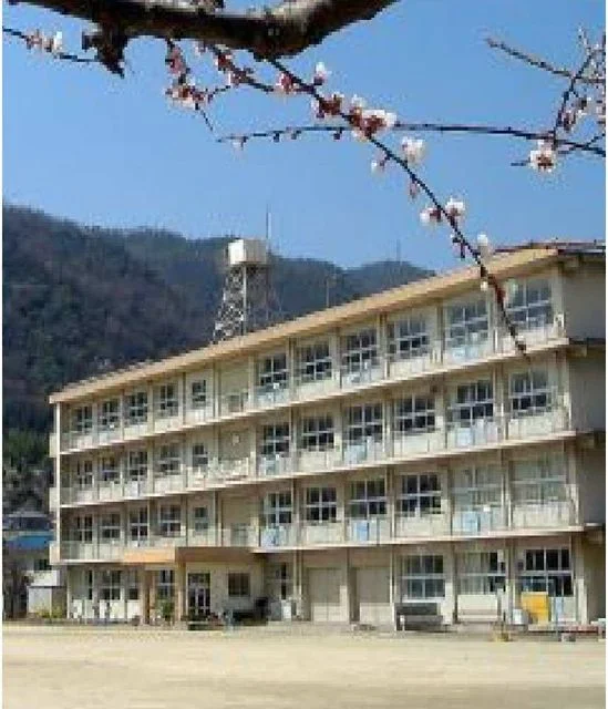 高島小学校まで700m