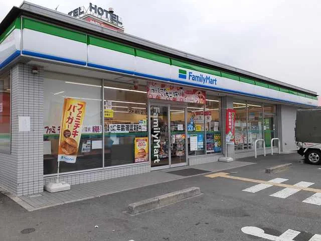 ファミリーマート様まで491m