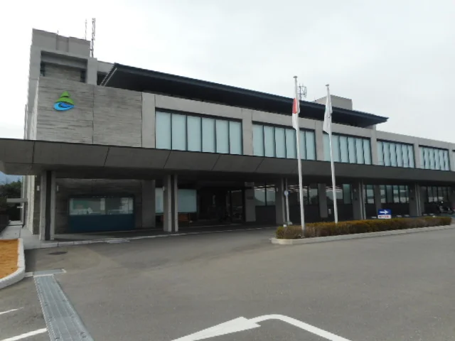 海南市役所様まで2500m