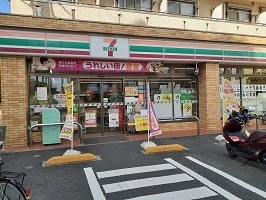 セブンイレブンまで195m