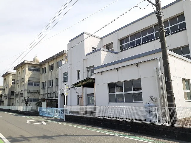 浜松市立中瀬小学校まで800m