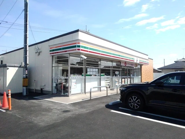 セブンイレブン結城アクロス通りまで220m