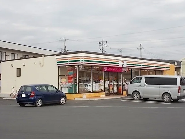 セブンイレブンまで900m