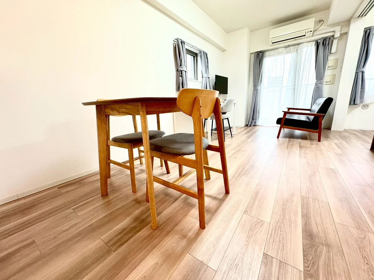 ダイニングテーブル