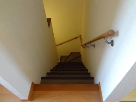 内階段、玄関１Ｆです