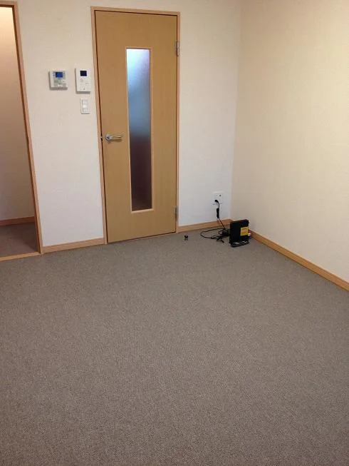 1Fはフローリング、2F以上は絨毯になります。