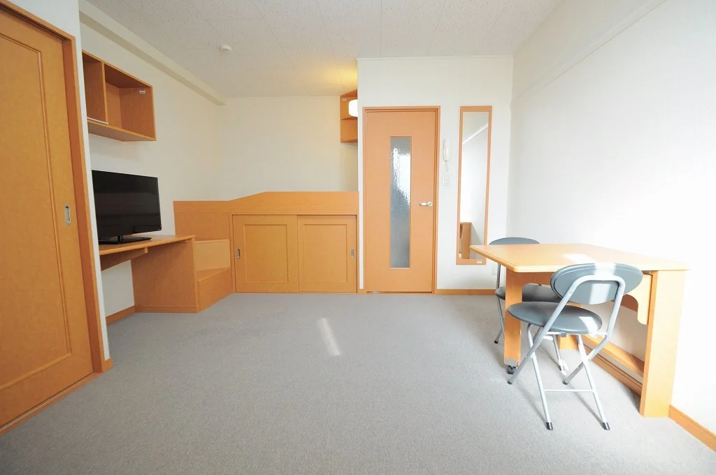 2階、同タイプの部屋の写真です。現況優先。