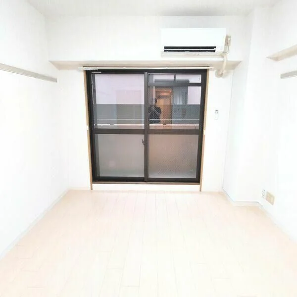 家具・家電設置前のお部屋になります
