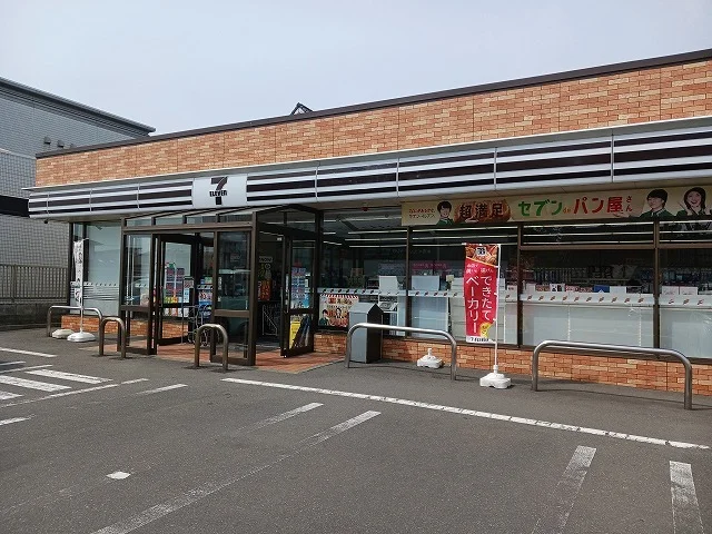 セブンイレブン大門本町通店まで726m