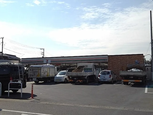 セブンイレブンみさと公園前店まで600m