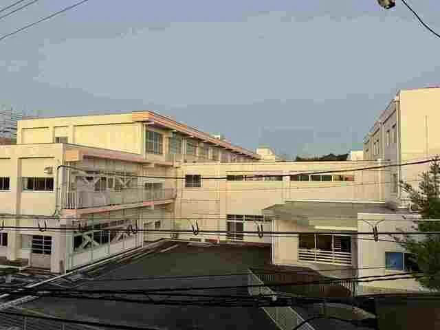 高南小学校まで850m