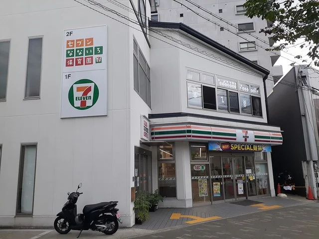 セブンイレブン京都千本今出川店まで400m