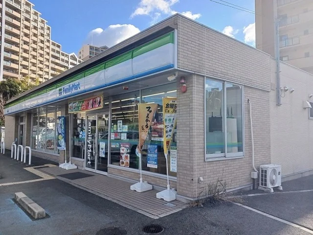 ファミリーマート様まで1200m