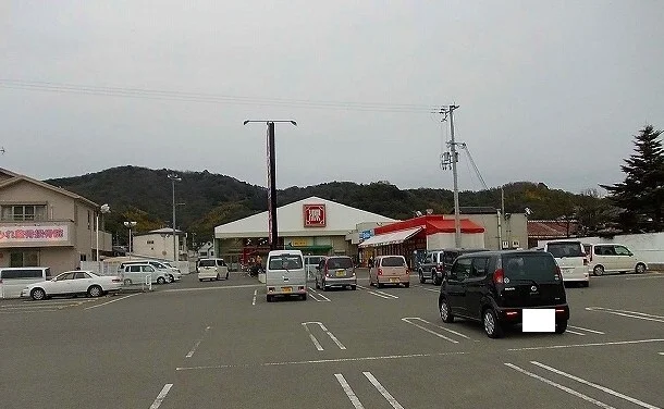 マツゲン海南日方店様まで400m