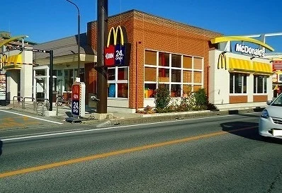 マクドナルドまで1000m