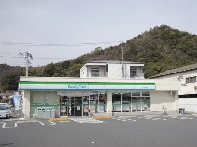 ファミリーマート岩国麻里布店まで500m