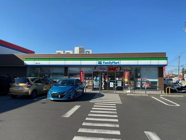 ファミリーマート 飯能岩沢店まで800m