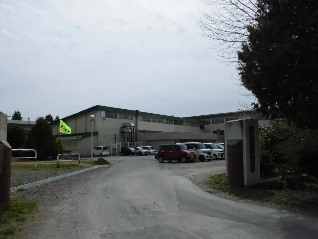 函館市立中央小学校まで600m