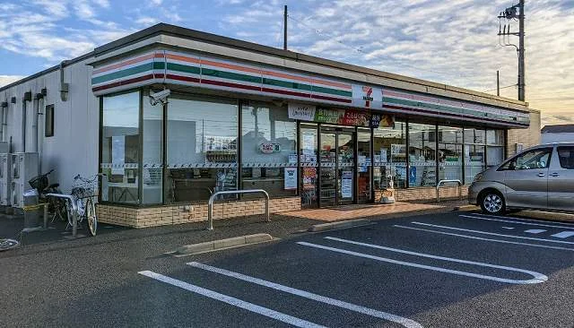 セブンイレブン木更津金田店まで400m