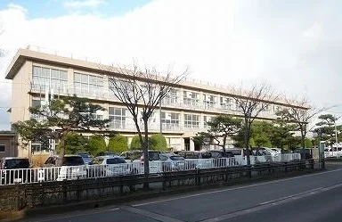 燕市立分水小学校まで950m