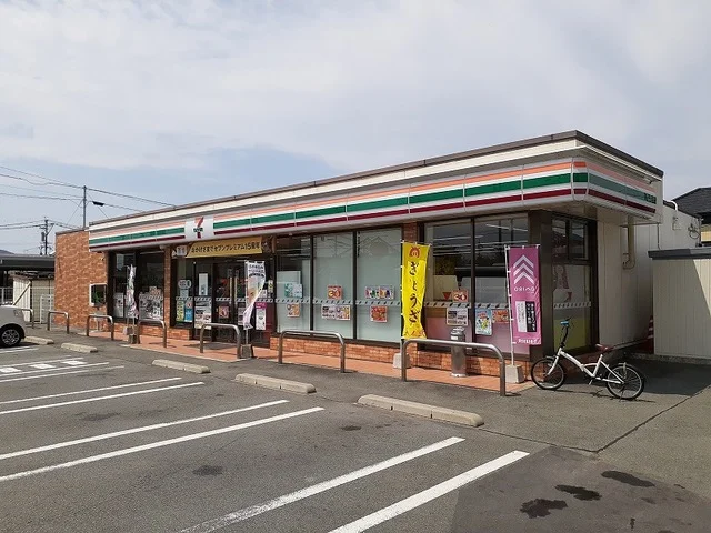 セブンイレブン野中１丁目店まで800m
