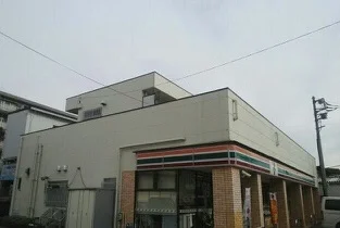 セブンイレブンまで220m